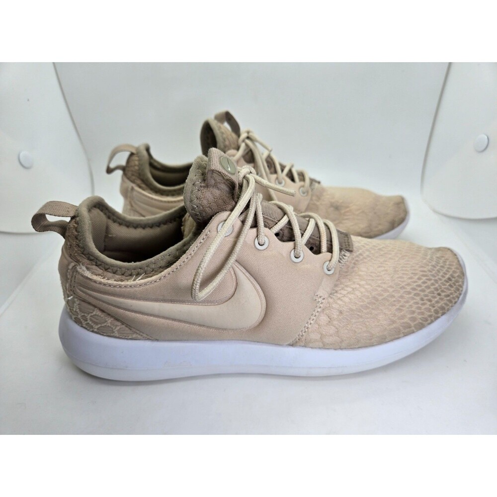 Nike Roshe Two SE Shoes Womens 8 Biege Oatmeal Running Athletic Workout Sneakers
